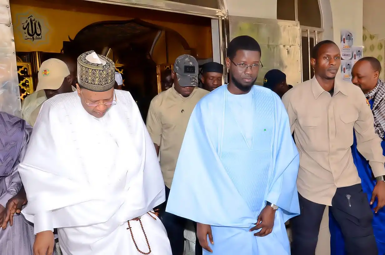 Visite du Président Bassirou Diomaye auprès du Khalife de la famille omarienne
